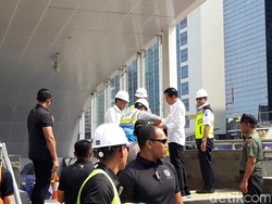 Anies Dampingi Jokowi Tinjau MRT Rute HI-Lebak Bulus