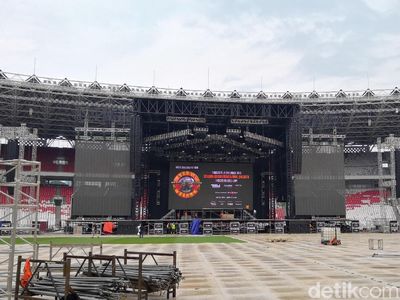 Melihat Megahnya Panggung Guns N Roses