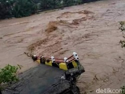 Pemasangan Bailey di Jembatan Cipatujah yang Putus Butuh 1 Minggu