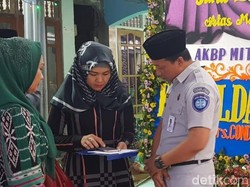 Jasa Raharja dan Lion Air Serahkan Santunan ke Keluarga AKBP Mito