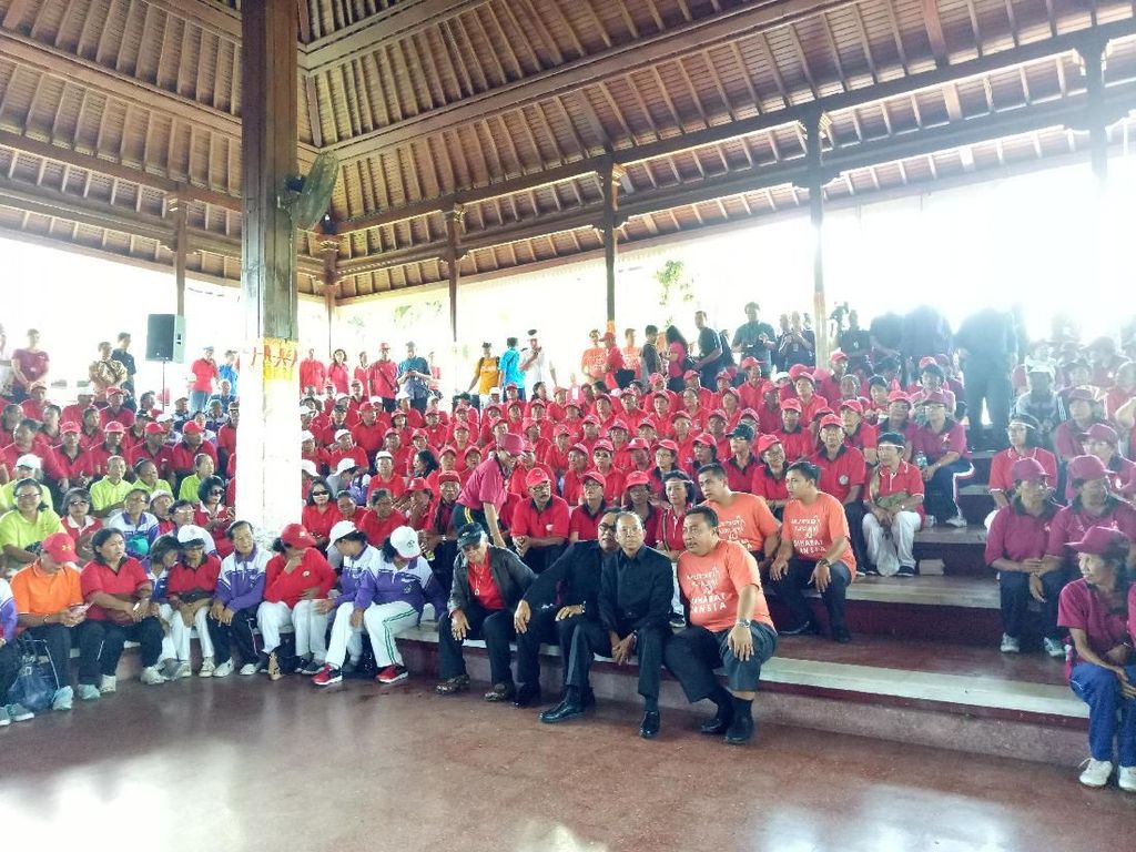Bali Sejahterakan Lansia, dari Bebas Antre hingga Dapat Santunan Bali Sejahterakan Lansia, dari Bebas Antre hingga Dapat Santunan