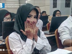 Masih Pakai Makeup, 2 Pengantin Tinggalkan Resepsi Pernikahan Demi Tes CPNS