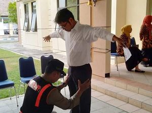 Hari Gini Kok Masih Ada Tes CPNS Bawa-bawa Jimat? Hari Gini Kok Masih Ada Tes CPNS Bawa-bawa Jimat?