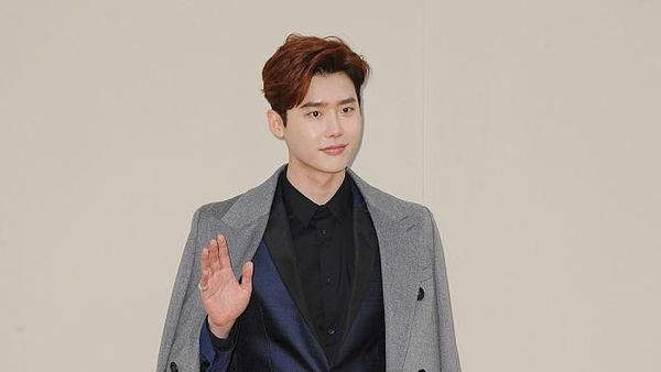 10 Fakta Lee Jong Suk, Aktor Korea yang Dideportasi dari Indonesia