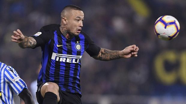 Radja Nainggolan baru pindah dari AS Roma pada awal musim ini.