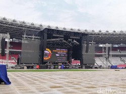 Malam Ini Nikmati Konser Guns N Roses, Rumput GBK Dipastikan Aman