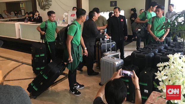 Pemain Timnas Indonesia meninggalkan hotel.