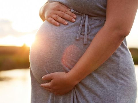 Bunda Cari Tahu Yuk, Penyebab dan Cara Atasi Kram Perut Saat Hamil