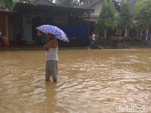 Banjir, Akses Jalan Nasional Trenggalek-Pacitan Tersendat Banjir, Akses Jalan Nasional Trenggalek-Pacitan Tersendat