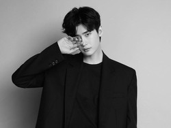 Berbohong Soal Visa, Promotor Minta Maaf ke Lee Jong Suk