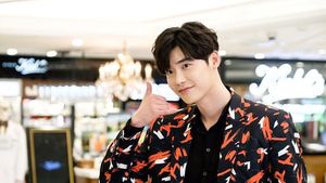 Liburannya Aktor Korea yang Dideportasi, Lee Jong Suk