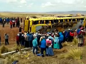 Bus Tabrak Truk di Peru, 18 Tewas