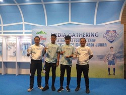 Witan dan Nurhidayat kepada Siswa SSB: Jangan Mudah Menyerah Kejar Mimpi