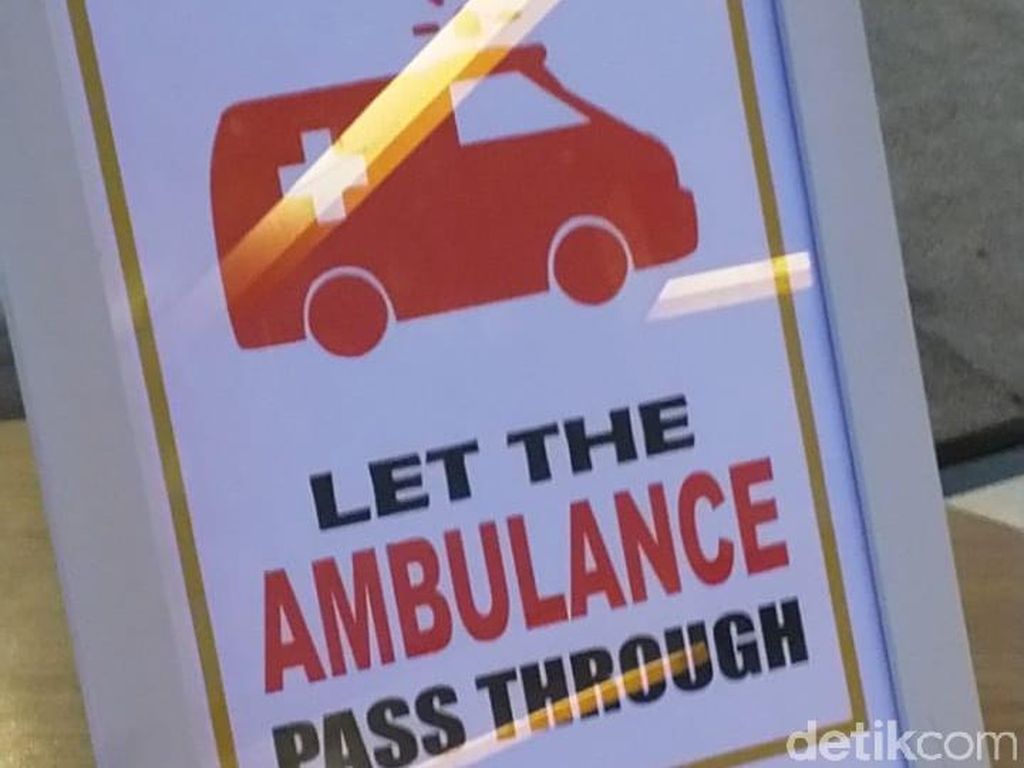 Biarkan Ambulans Lewat Duluan Biarkan Ambulans Lewat Duluan
