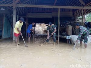 Jumlah Rumah Tertimpa Longsor di Trenggalek Bertambah Jumlah Rumah Tertimpa Longsor di Trenggalek Bertambah