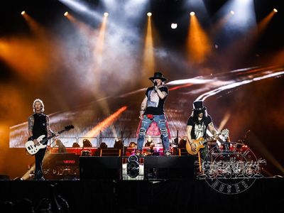 Serunya Konser Guns N Roses di Mexico