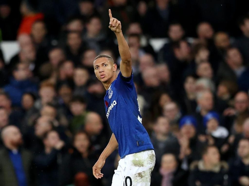 Gadis-Gadis Cantik Bantu Richarlison Adaptasi di Inggris Gadis-Gadis Cantik Bantu Richarlison Adaptasi di Inggris