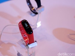 Mi Band 3 Ikut Hadir Temani Redmi Note 6 Pro dan Mi 8 Lite