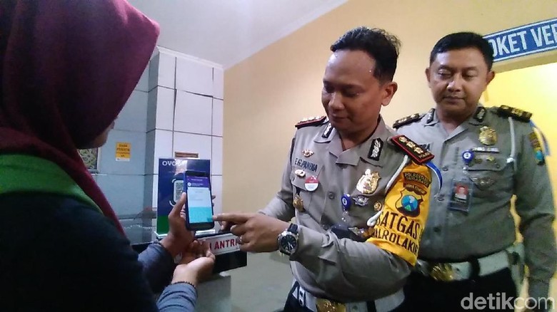 Giliran Surabaya yang Kini Bisa Bayar Biaya SIM Non Tunai