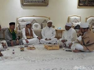Gaya Kulineran Pria Terseksi di Dunia Hingga Habieb Rizieq Gaya Kulineran Pria Terseksi di Dunia Hingga Habieb Rizieq