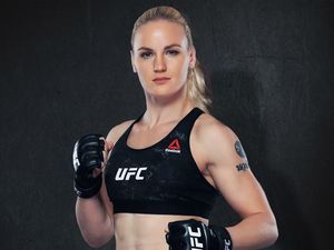Foto: Liburannya Petarung Cantik UFC, Valentina Shevchenko