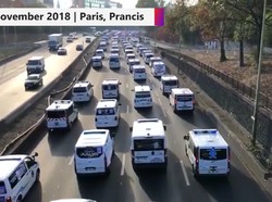 Ratusan Ambulans Blokade Jalan di Paris