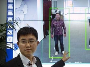 Beijing Berlakukan Sistem Pengawasan Berbasis Pengenalan Gaya Berjalan