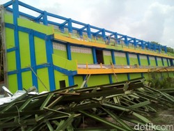 Atap Stadion Roboh, Wabup Kudus Tengarai Ada Hal Tak Beres