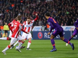 Hanya berjarak tujuh menit, Pavkov kembali menjebol gawang Liverpool. Kali ini ia melepaskan tembakan dari luar kotak penalti. Foto: Marko Djurica/Reuters