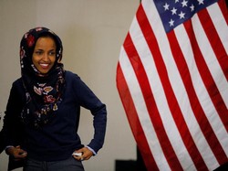 Demokrat Ubah Aturan, Ilhan Omar Bisa Berhijab di Kongres AS