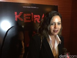 Cinta Ramlan Tunda Bulan Madu karena Pekerjaan