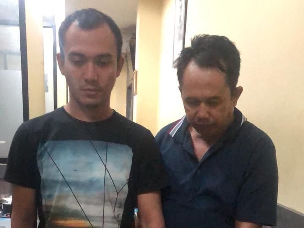 2 Pencuri Modus Ganjal ATM di Jakut Ditangkap 2 Pencuri Modus Ganjal ATM di Jakut Ditangkap