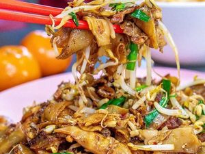 Pakai Udang dan Fish Cake, Ini Char Kway Teow Khas Singapura yang Enak