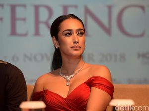 Hanum & Rangga Bawa Alexandra Gottardo Tampil Berhijab Hanum & Rangga Bawa Alexandra Gottardo Tampil Berhijab