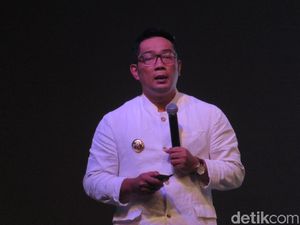 Ridwan Kamil Tepis Viral Review A Man Called Ahok