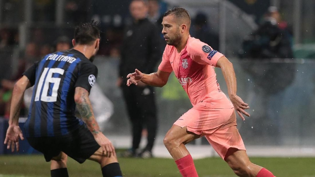 Barcelona dipastikan lolos ke babak 16 besar usai berimbang dengan Inter Milan. (Foto: Emilio Andreoli/Getty Images)