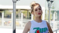 Melanie Da Cruz merupakan kekasih Anthony Martial yang tinggal di Prancis. Keduanya baru saja dikaruniai anak beberapa waktu lalu. (Foto: Instagram @melaniedacruzzoff)