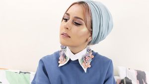 Transformasi Dina Tokio yang Jadi Kontroversi Karena Tak Lagi Berhijab
