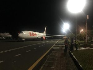 Cerita Lengkap Pesawat Lion Air Tabrak Tiang Lampu