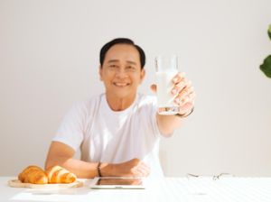 Pentingkah Minum Susu Secara Rutin bagi Usia Produktif?