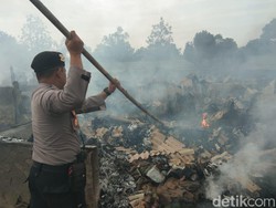 Kebakaran Melanda Pasar Wiradesa Kabupaten Pekalongan