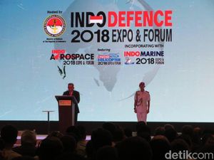 Menhan Ryamizard Pamer Medium Tank Baru Bikinan Pindad