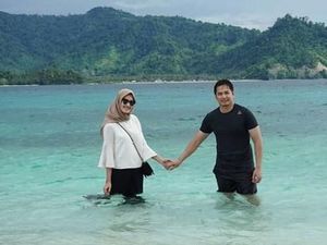 Quality Time Romantis Tommy Kurniawan dan Istri Quality Time Romantis Tommy Kurniawan dan Istri
