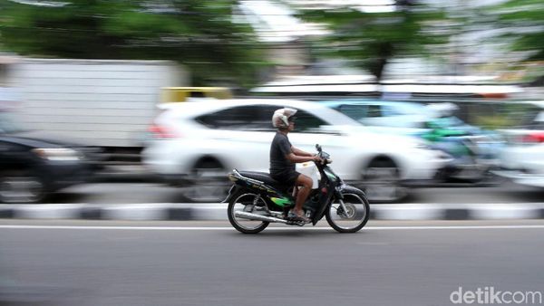 Bandel! Masih Banyak Pengendara Nekat Lawan Arah di Jakarta