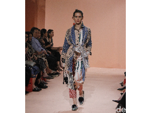 Refleksi 36 Tahun Berkarya di Koleksi Busana Terbaru Biyan