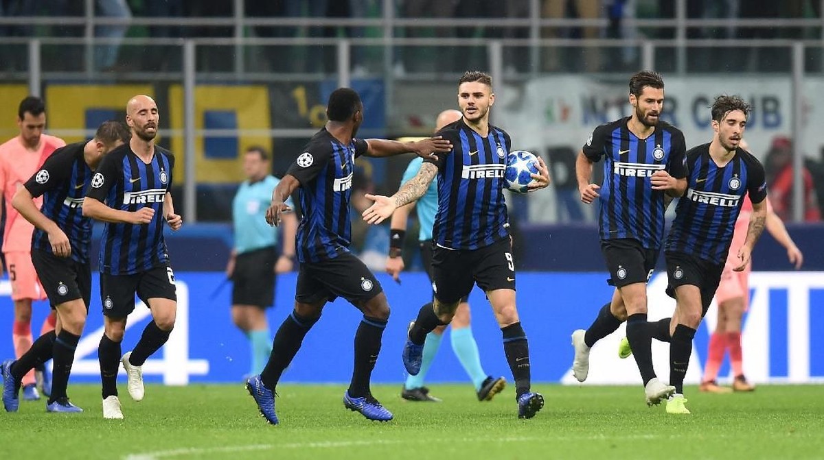 Sempat kebobolan lebih dulu, Inter Milan memaksakan hasil imbang 1-1 melawan Barcelona di Liga Champions (Foto: Daniele Mascolo/Reuters)