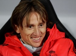 Luka Modric cuma jadi cadangan di laga ini mengingat performanya tengah menurun belakangan ini. (David W Cerny/REUTERS)