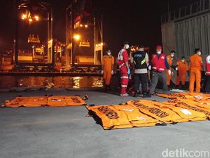 Total 194 Kantong Jenazah Penumpang Lion Air Diterima RS Polri Total 194 Kantong Jenazah Penumpang Lion Air Diterima RS Polri