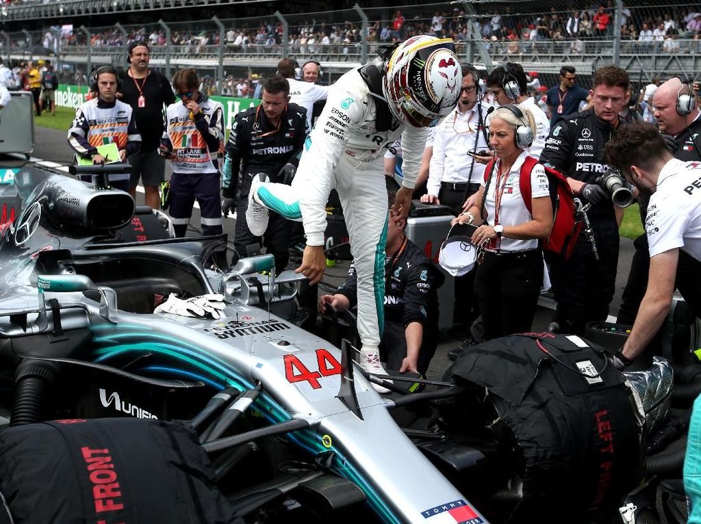 Saatnya Mercedes Kejar Gelar Juara Dunia Konstruktor Saatnya Mercedes Kejar Gelar Juara Dunia Konstruktor