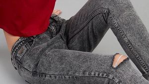 Jeans Mango Hingga Levis Diskon 70%, Harga Mulai dari Rp 198 Ribu